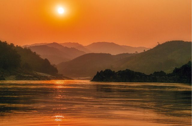 Voyage sur-mesure, Le Laos, traversé par le fleuve du Mekong
