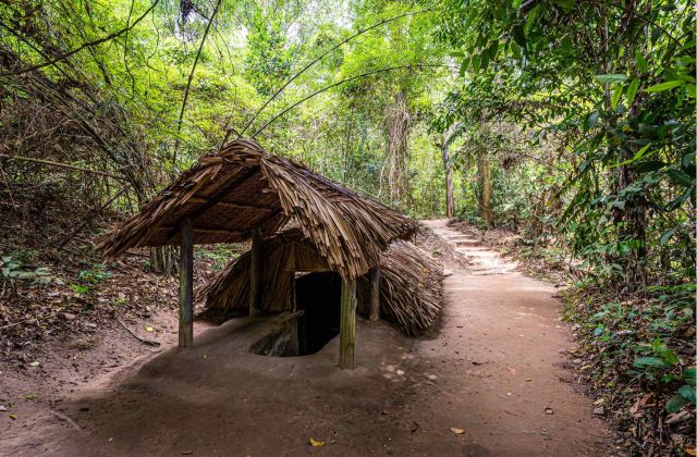 Voyage sur-mesure, Visiter les tunnels souterrains de Cu Chi au Vietnam