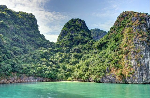 Voyage sur-mesure, Que voir dans la baie d'Halong ?