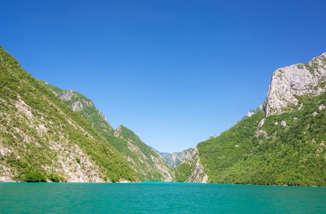 Voyage sur-mesure, Cap sur le lac Koman