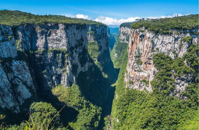 Voyage sur-mesure, Le canyon d'Itaimbezinho