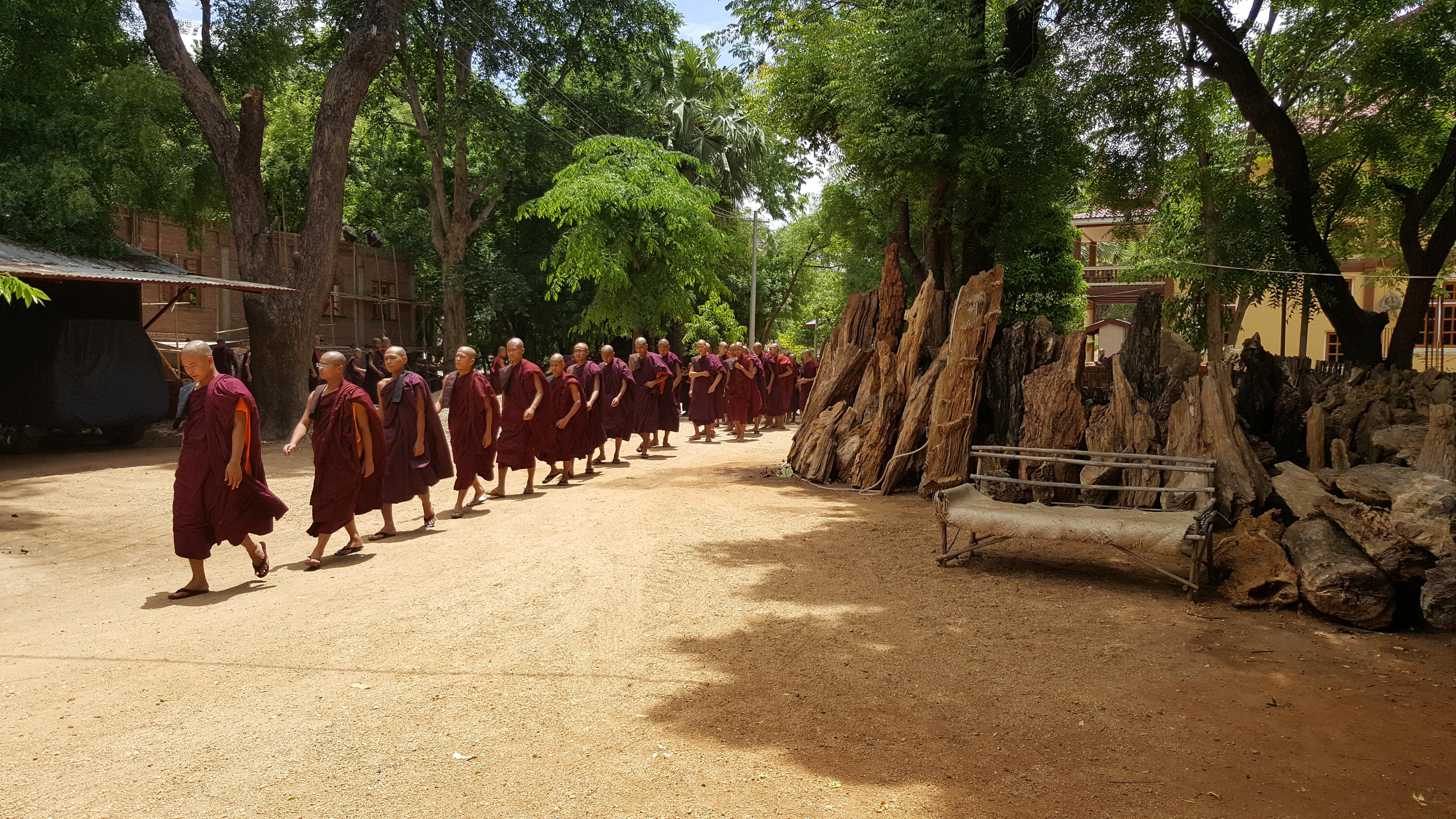 Rencontre avec un moine bouddhiste au Myanmar