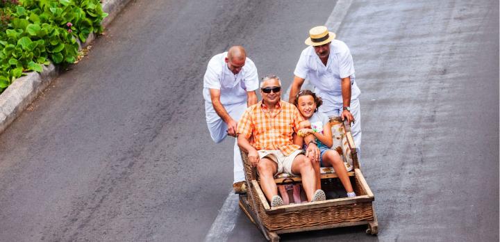 Voyage sur-mesure, Les Carreiros do Monte à Madère : Un voyage à travers l'histoire et l'aventure