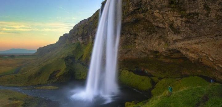 Voyage sur-mesure, Martine nous amène en Islande !