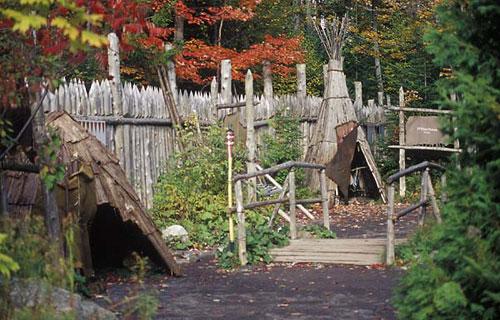 Voyage sur-mesure, Visite d'un site traditionnel huron