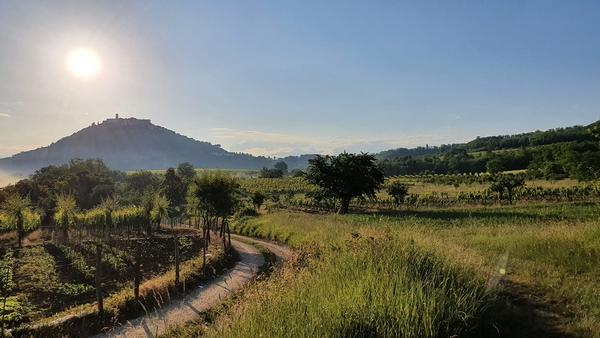 Voyage sur-mesure, Un village aux airs de Toscane