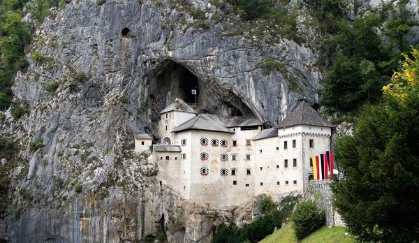 Voyage sur-mesure, Château de Predjama