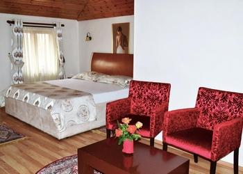 Voyage sur-mesure, Hôtel familial