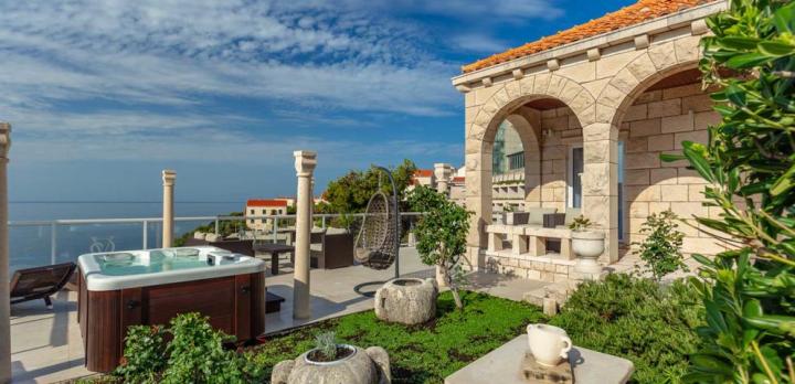 Voyage sur-mesure, Magnifique villa donnant sur la mer