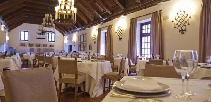 Voyage sur-mesure, Parador historique 4*