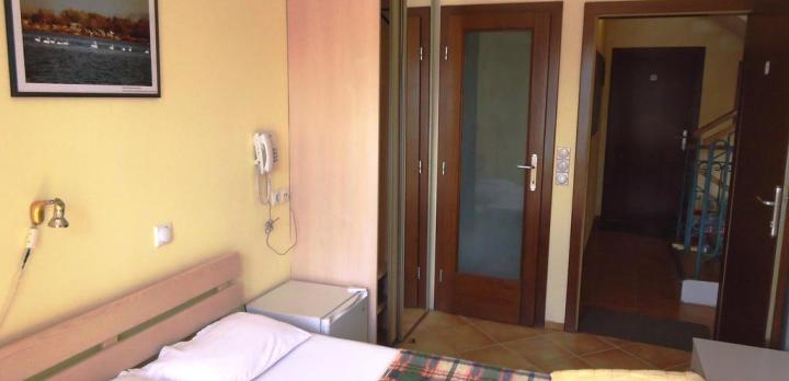 Voyage sur-mesure, Petit hôtel familial très simple