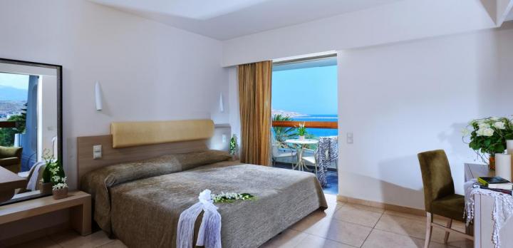 Voyage sur-mesure, Bel hôtel 5* en front de mer avec piscine