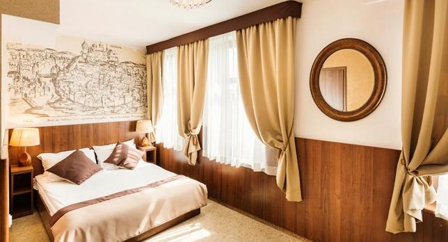 Voyage sur-mesure, hôtel confortable dans quartier juif