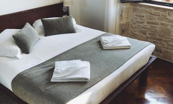 Voyage sur-mesure, Petit hébergement dans le centre