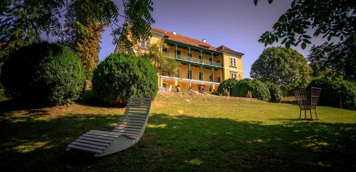 Voyage sur-mesure, Domaine d'un château Magyar ****