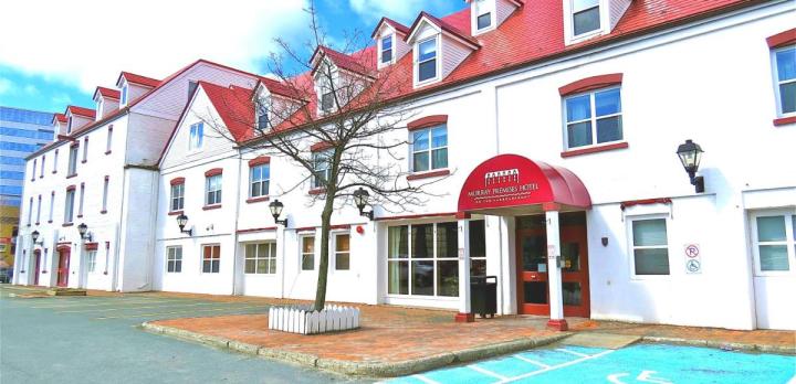 Voyage sur-mesure, Hôtel historique au port de St John's