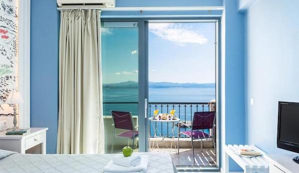 Voyage sur-mesure, Elégant boutique hôtel avec une vue imprenable sur la mer