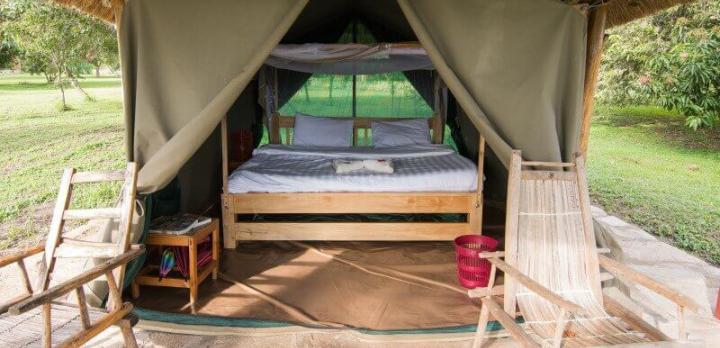 Voyage sur-mesure, Lodge de tentes avec piscine
