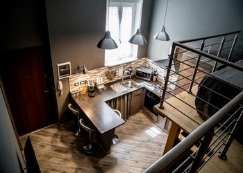 Voyage sur-mesure, Petit loft en étage