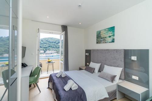 Voyage sur-mesure, Hôtel sympathique face à la mer