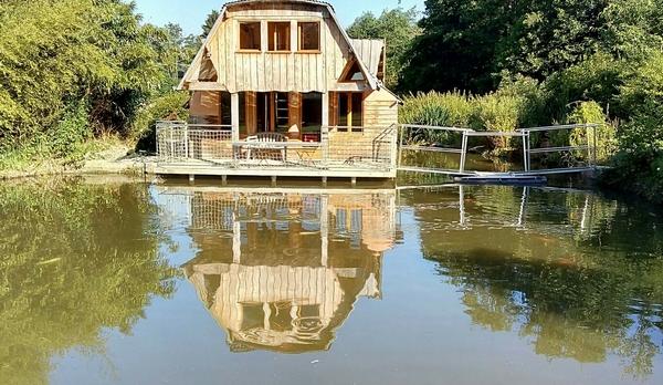 Voyage sur-mesure, Ma cachette au bord de l'eau...
