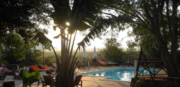 Voyage sur-mesure, Petit hôtel dominant la vallée
