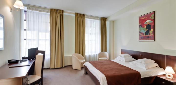 Voyage sur-mesure, Petit hôtel dans la vieille ville ***