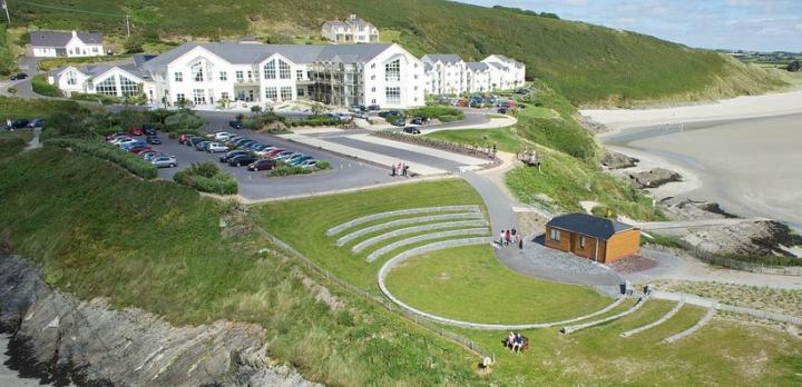 Voyage sur-mesure, Hôtel en bord de mer
