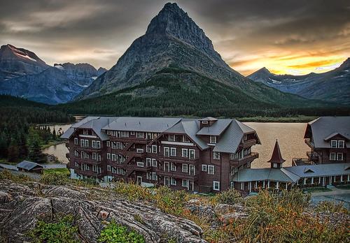 Voyage sur-mesure, Lodge de bois face au lac