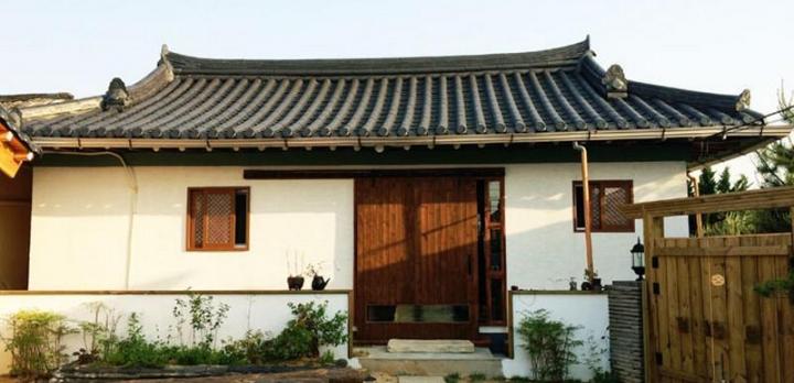 Voyage sur-mesure, Guesthouse en hanok traditionnel