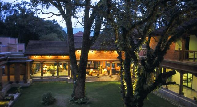 Voyage sur-mesure, Hôtel au coeur de la forêt