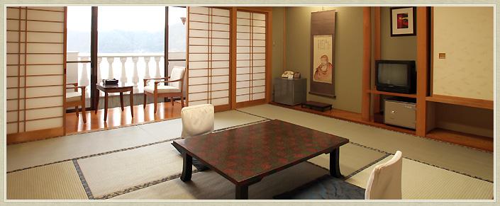 Voyage sur-mesure, Ryokan standard au bord du lac