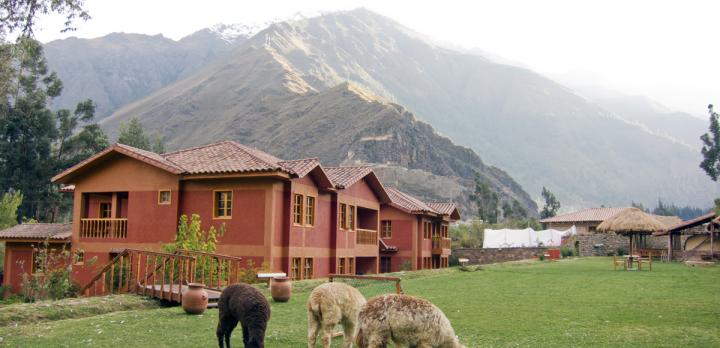 Voyage sur-mesure, Lodge au centre du village