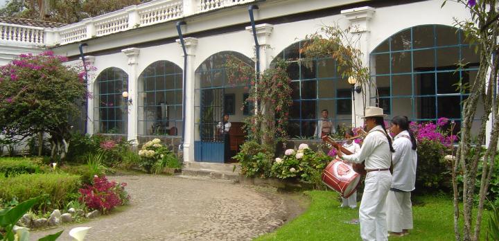 Voyage sur-mesure, Une hacienda entre romance et légendes