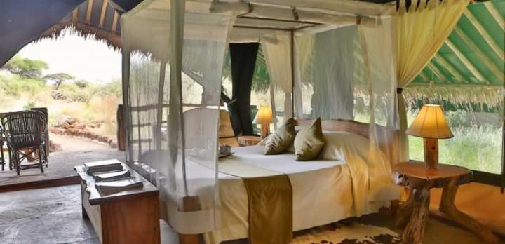 Voyage sur-mesure, Camp de tentes supérieur avec vue sur le Kilimandjaro