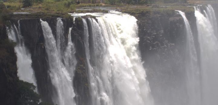 Voyage sur-mesure, Voyage du désert du Namib aux Chutes Victoria par voie terrestre