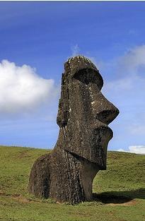 Voyage sur-mesure, Les statues d'Île de Pâques