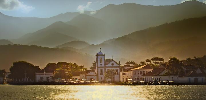 Voyage sur-mesure, De la montage à la mer : Rio, villes coloniales baroques et baie de Paraty