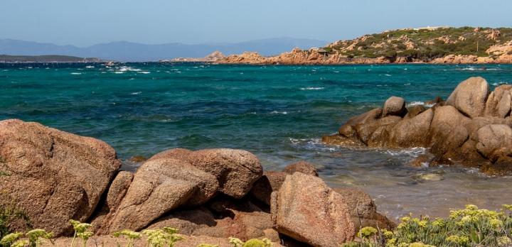 Voyage sur-mesure, Découverte en road trip tranquille: Les trésors de la Sardaigne du nord