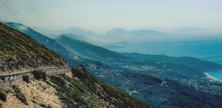 Voyage sur-mesure, En voiture à travers l'Albanie