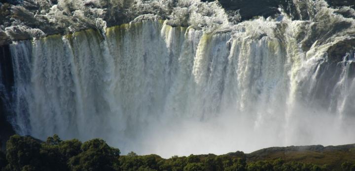 Voyage sur-mesure, Découverte et Séjour aux Chutes Victoria et safari à Chobe