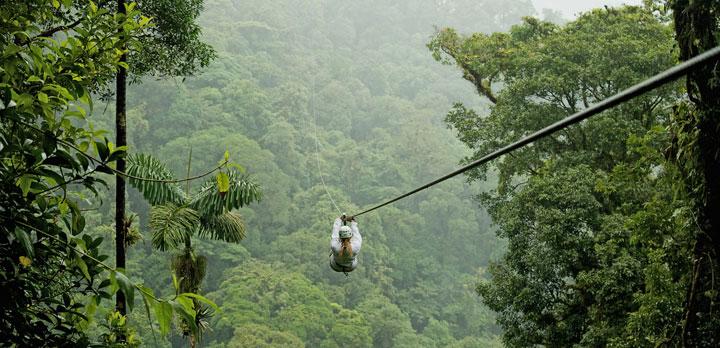 Voyage sur-mesure, Un voyage pour les sportifs : rafting, tyrolienne, randonnée autour des volcans, cheval, VTT...
