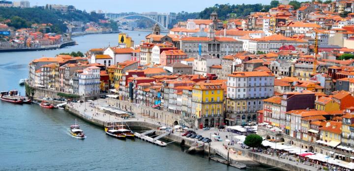 Voyage sur-mesure, Escapades urbaines : Porto et Lisbonne en train