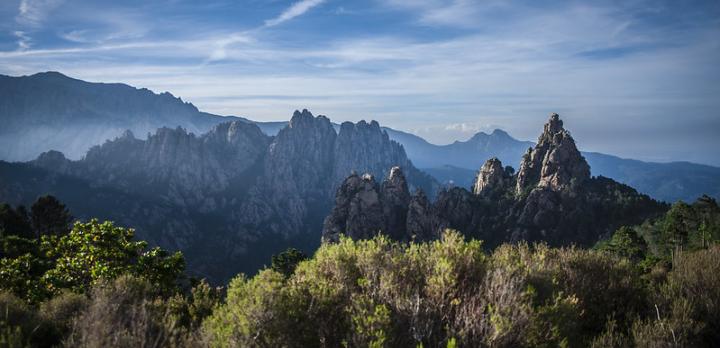 Voyage sur-mesure, Célébrer le printemps sur les sentiers  Corses