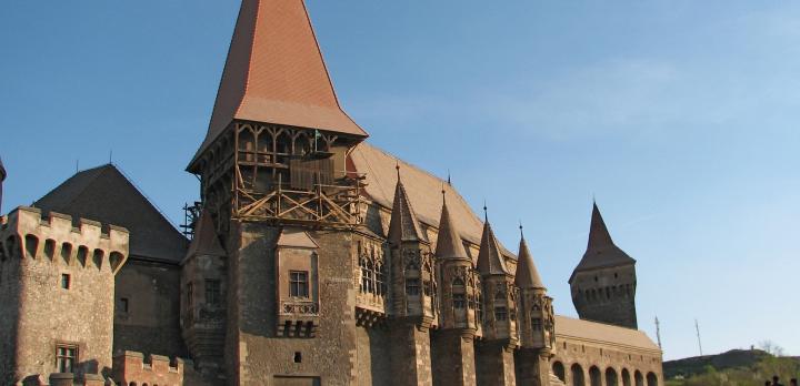 Voyage sur-mesure, Château des Corvins