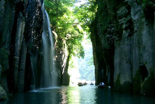 Voyage sur-mesure, Takachiho Gorge