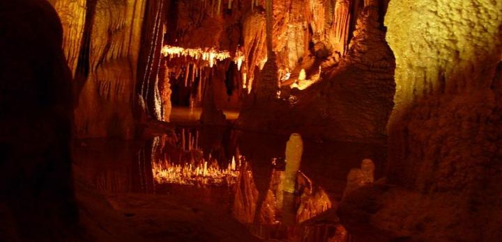 Voyage sur-mesure, Grotte de Baredine