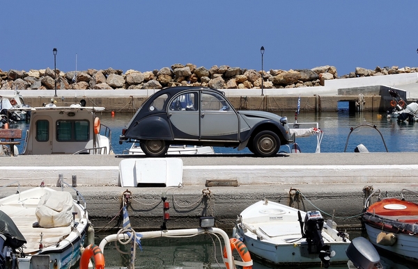 voyage normandie 2cv - twarezak on Pixabay 600.jpg