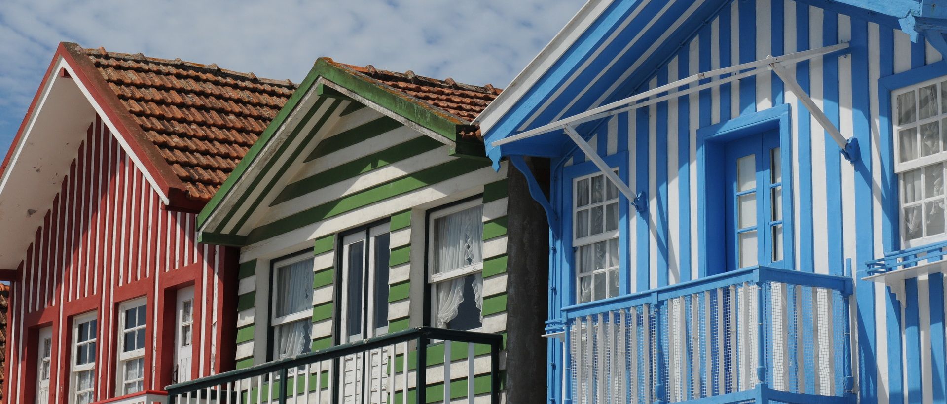 Voyage sur-mesure, Façades colorées de la ville