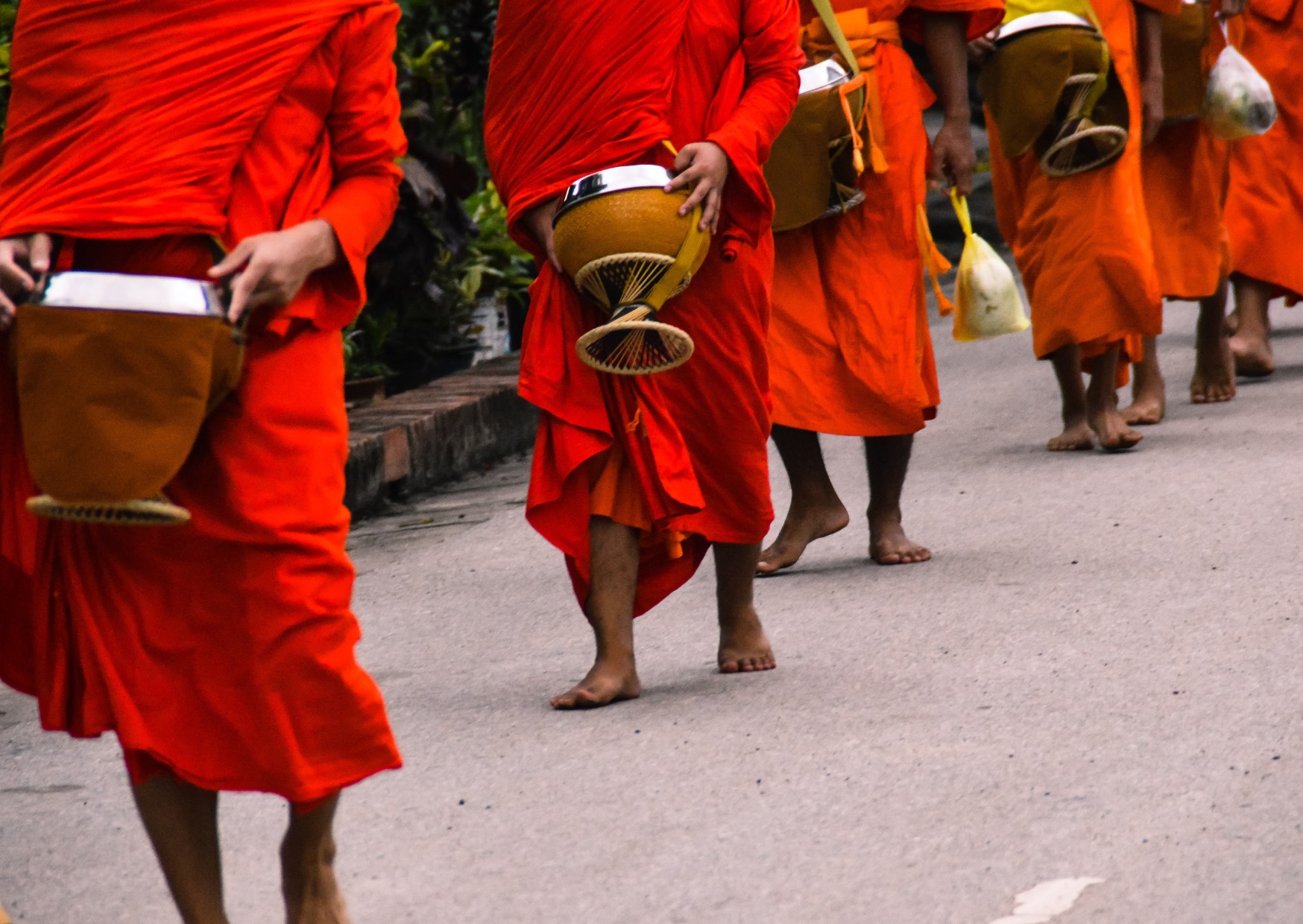 Voyage sur-mesure, La cérémonie de l’aumônne à Luang Prabang